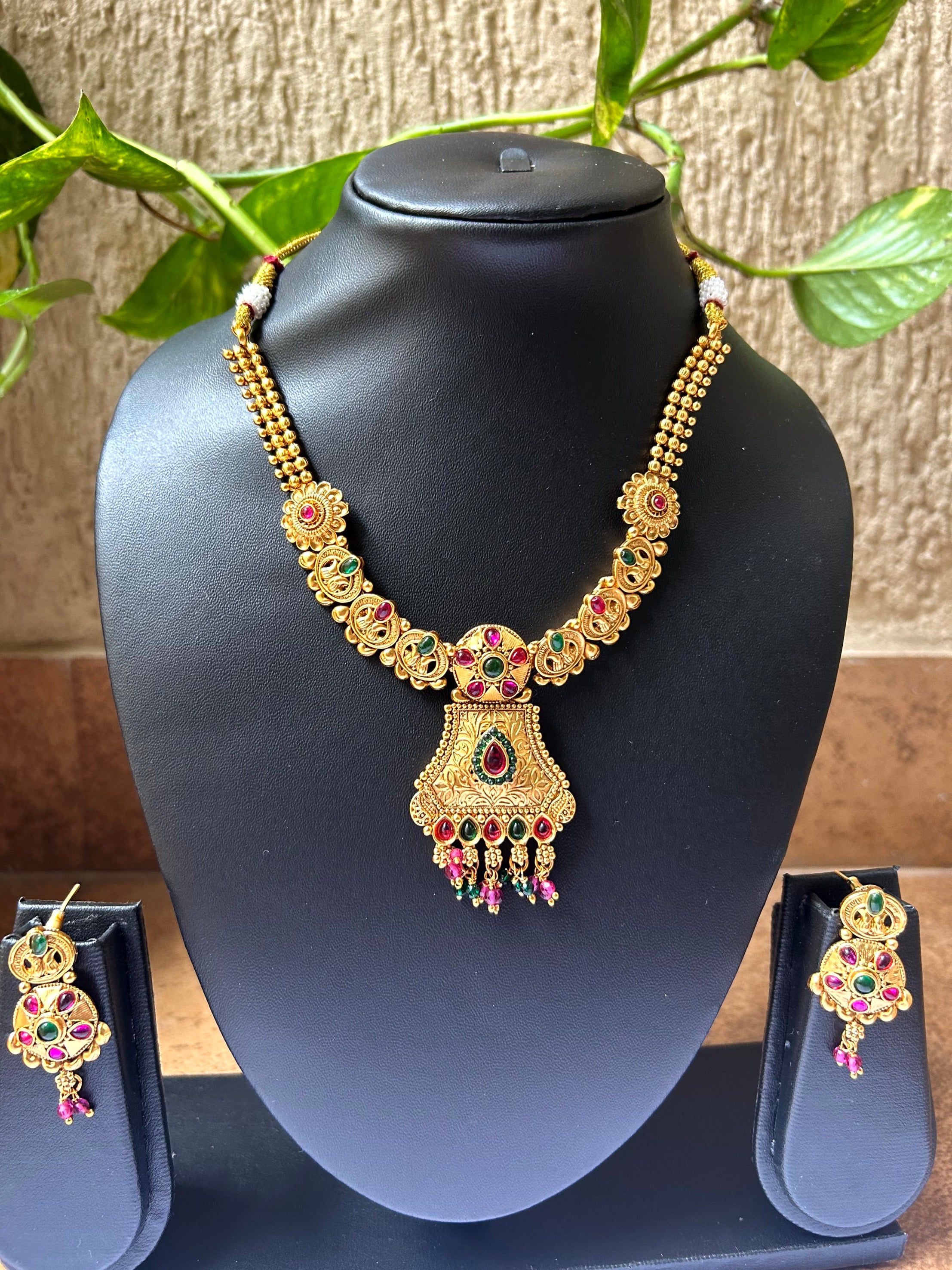 Classic Kasu Temple Pendant Necklace Set