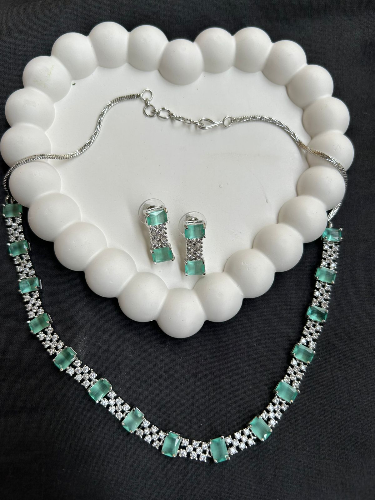 Elegant Emerald Green Chain Necklace Set