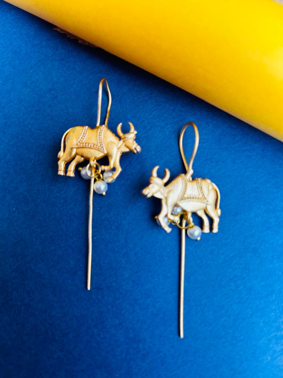 Sacred Nandi Pearl Ear Cuff Earring