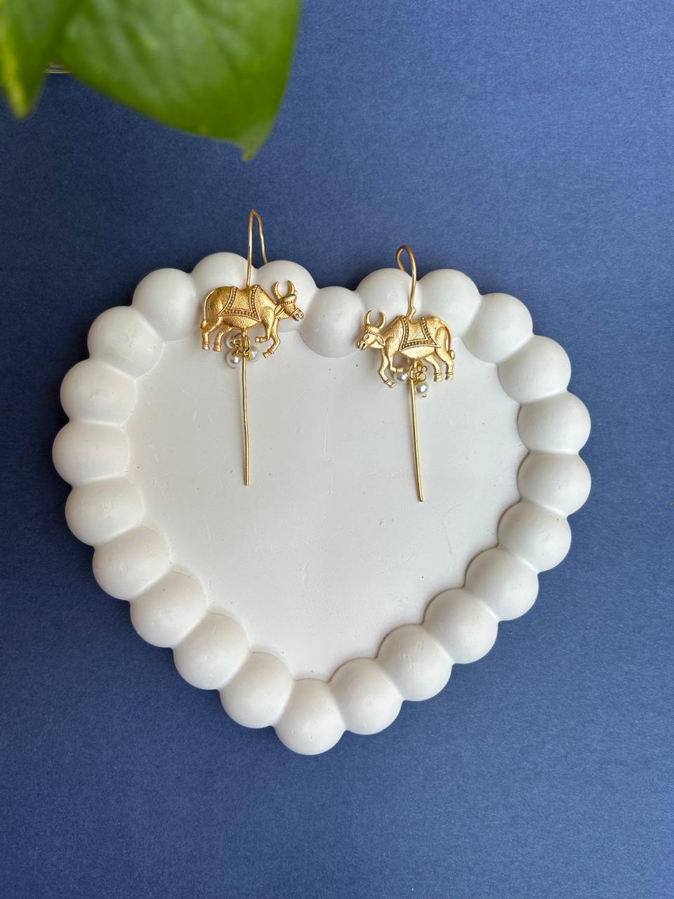 Sacred Nandi Pearl Ear Cuff Earring
