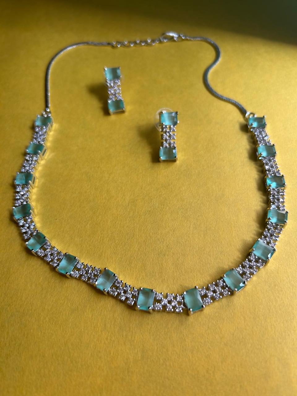 Elegant Emerald Green Chain Necklace Set